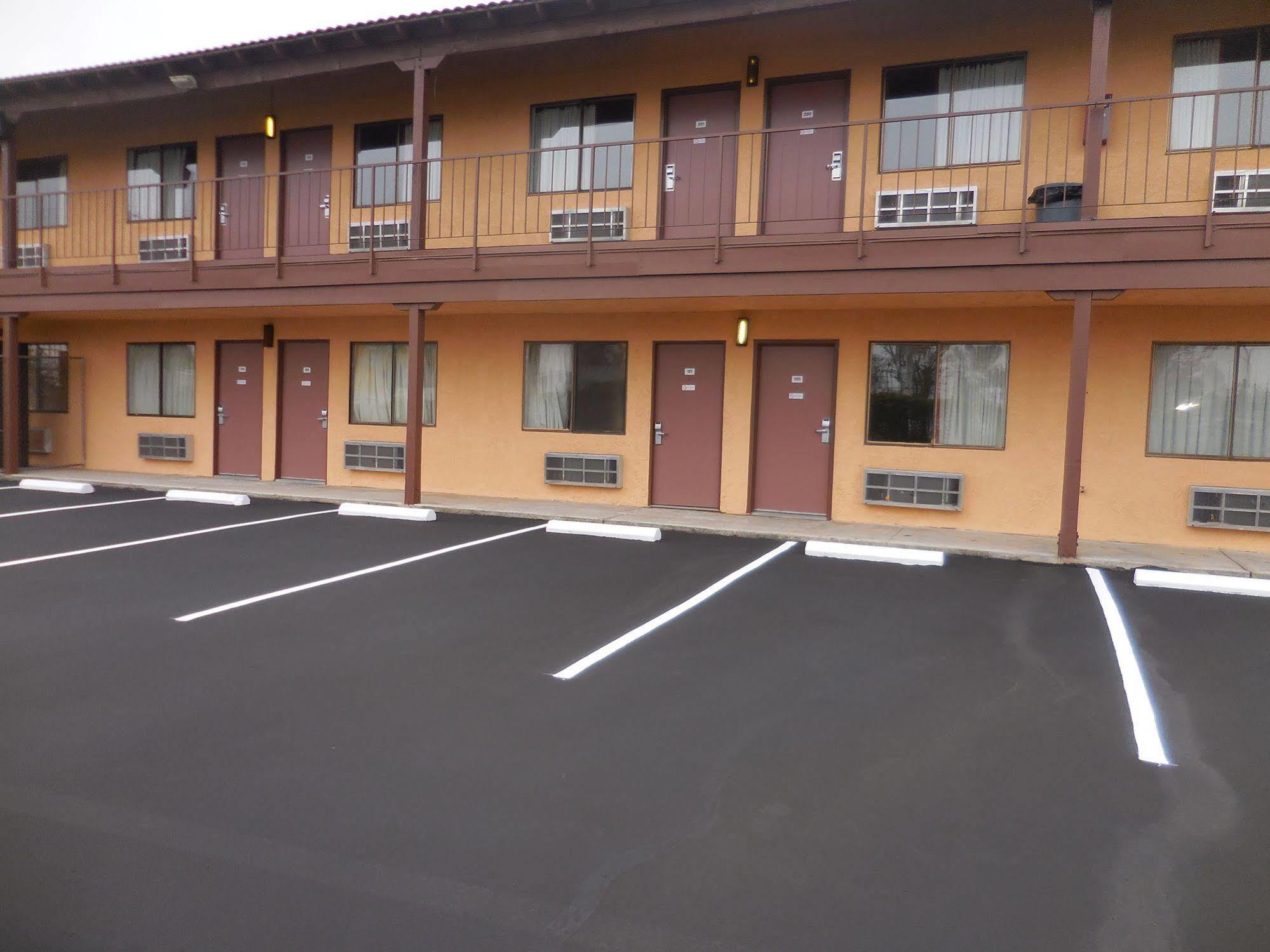 Best Economy Inn & Suites Bakersfield Exterior photo